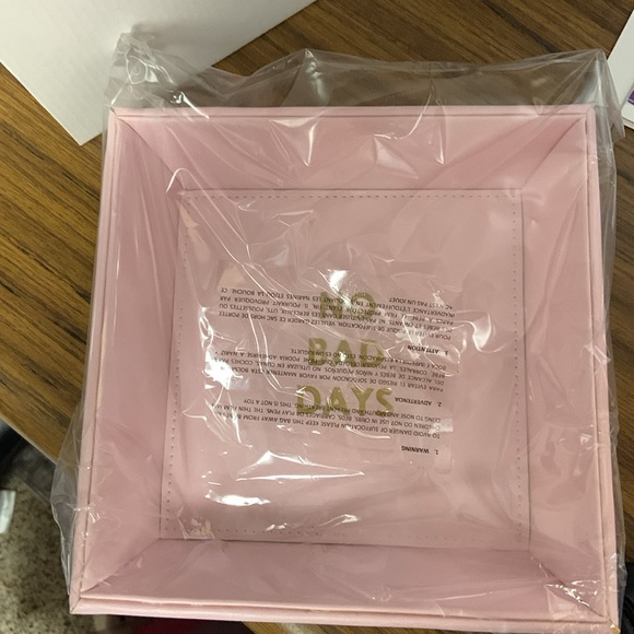 No Bad days Saddle Stitched Catchall Tray 7.5x7.5. Brand new - Picture 2 of 2